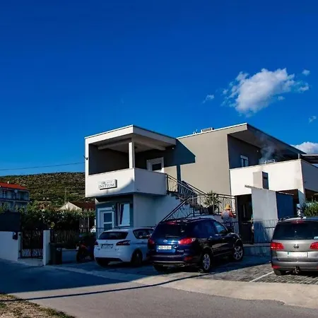 Apartment Family Friendly With A Swimming Pool - 20379