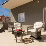 Family-friendly With Swimming Pool - 20379 Apartmán *