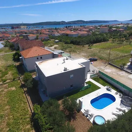 Appartement Family-friendly With Swimming Pool - 20379 *