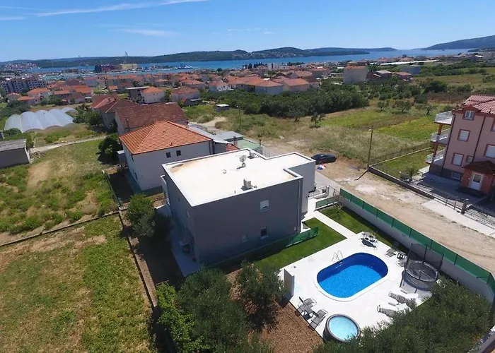 Appartement Family-friendly With Swimming Pool - 20379 *