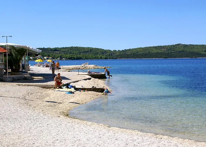 Family-friendly With Swimming Pool - 20379 Trogir