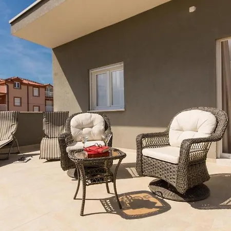 Family-friendly With Swimming Pool - 20379 דירה *