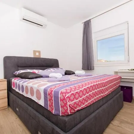 Family-friendly With Swimming Pool - 20379 *